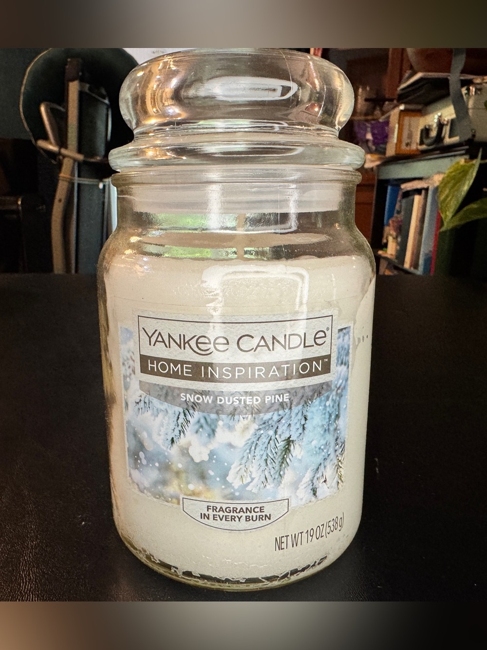 BRAND NEW- Yankee Candle Home Inspiration Candle, 19 oz. - Snow Dusted Pine